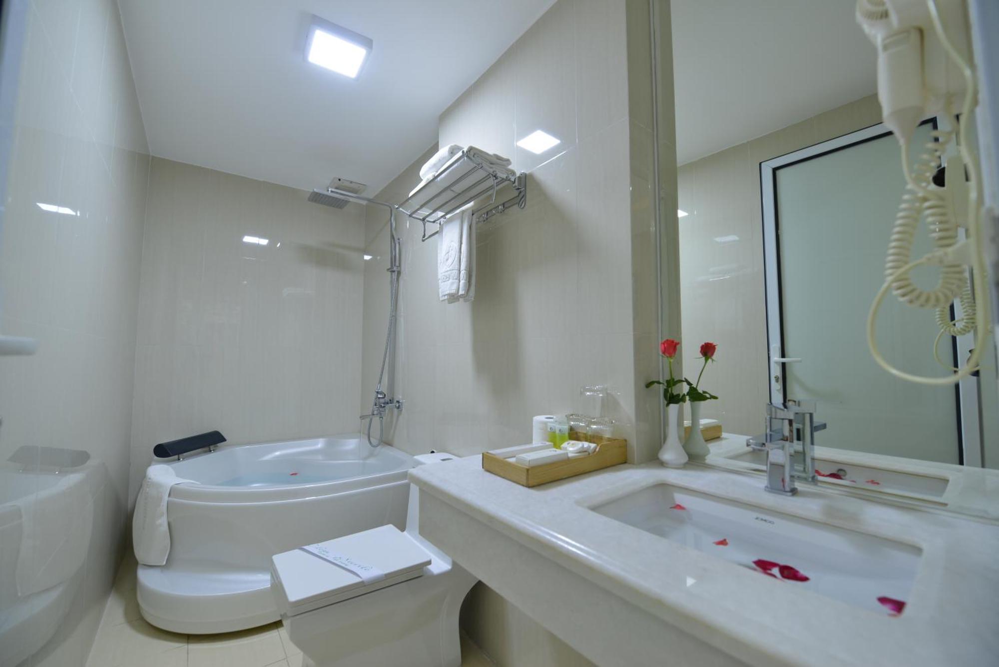 Blue Hanoi Inn Hotel Номер фото